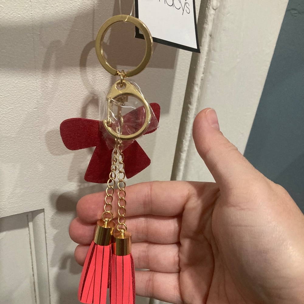 Bow Keychain - Picture 4 of 4